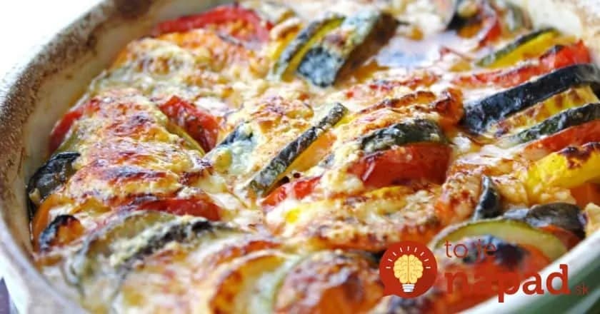 Prekladaný cuketový kastról so syrom a marinádou: Zabudnite na ryžu a zemiaky, toto je top letná príloha a skoro bez kalórií: !