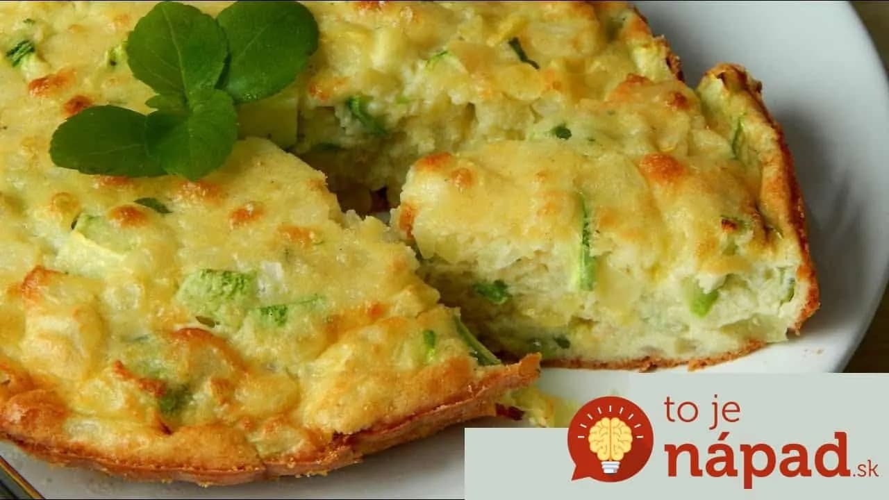 Ľahký cuketový koláč so syrom: Stačí len všetko zmiešať a dať do rúry – o 20 minút rozvoniava celá kuchyňa!