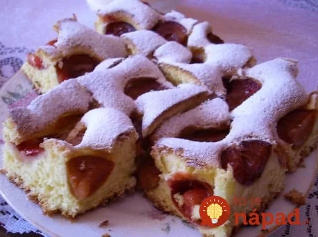 Úžasný slivkový koláč s tvarohom a pudingom: 30 minút a už je na stole, zvládnete ho aj o polnoci!