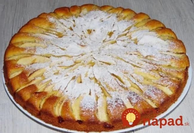 Jablkový koláč, ktorý sa roztápa v ústach: Pár prísad a všetci hostia si pýtali na recept!