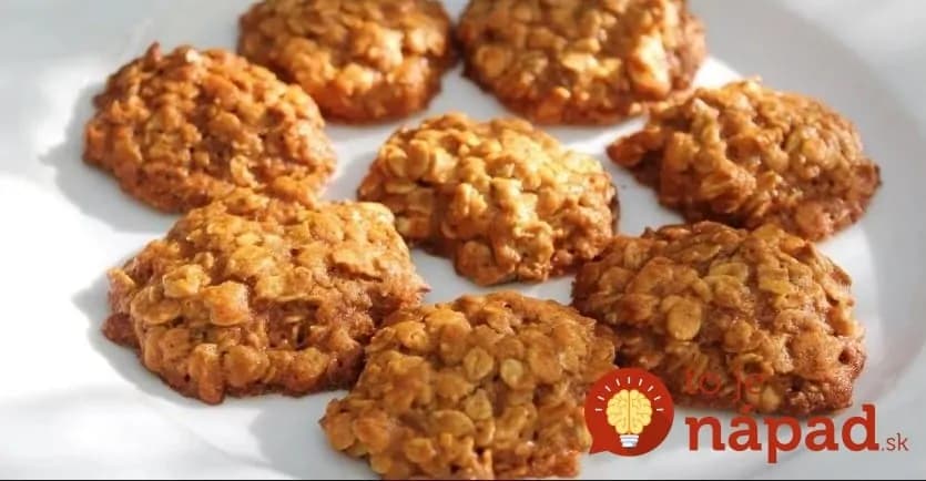 Zdravé jablkové sušienky bez múky a cukru: Sú úplne jednoduché a za 10 minút upečené –  milujú ich deti aj dospeláci!