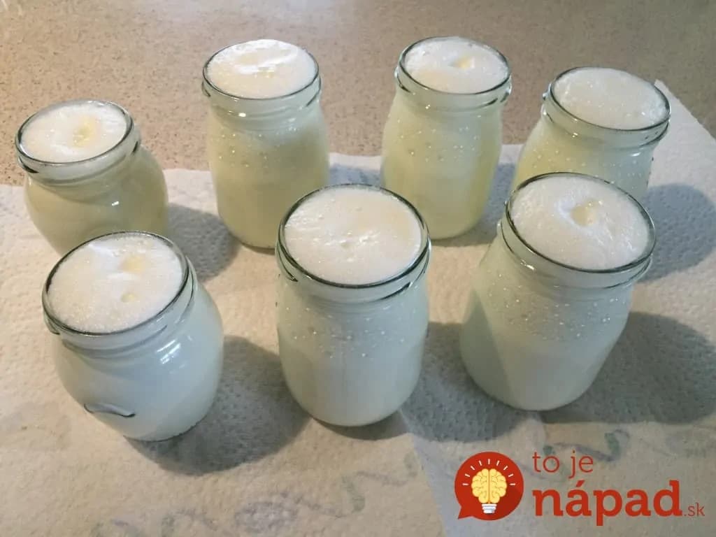 Domáci jogurtový nápoj alá „Actimel“: Jeho príprava je úplne jednoduchá a vyjde vás oveľa lacnejšie ako kupovaný!