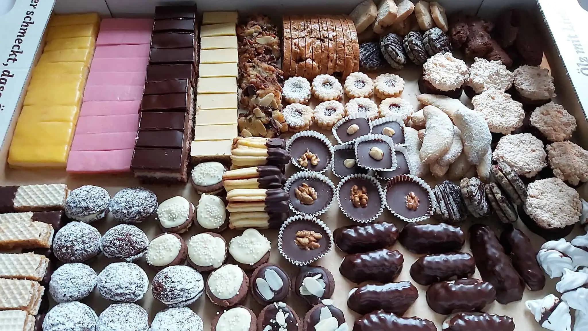 Pečieme najlepšie vianočné dobroty: Kompletná zbierka najobľúbenejšieho vianočného pečiva a zákuskov!