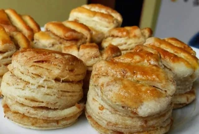 Zaručene najlepšie oškvarkové pagáče: To cesto je také ľahučké a výborné, že aj na druhý deň sú ako čerstvo upečené!