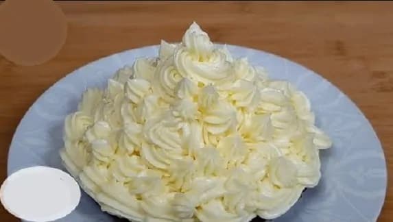 Konečne dokonalý vanilkový krém, ktorý perfektne drží: Nezráža sa, ideálny na zdobenie aj plnenie!