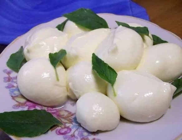 Domáca mozzarella hotová za 30 minút: Lepšia ako z obchodu!