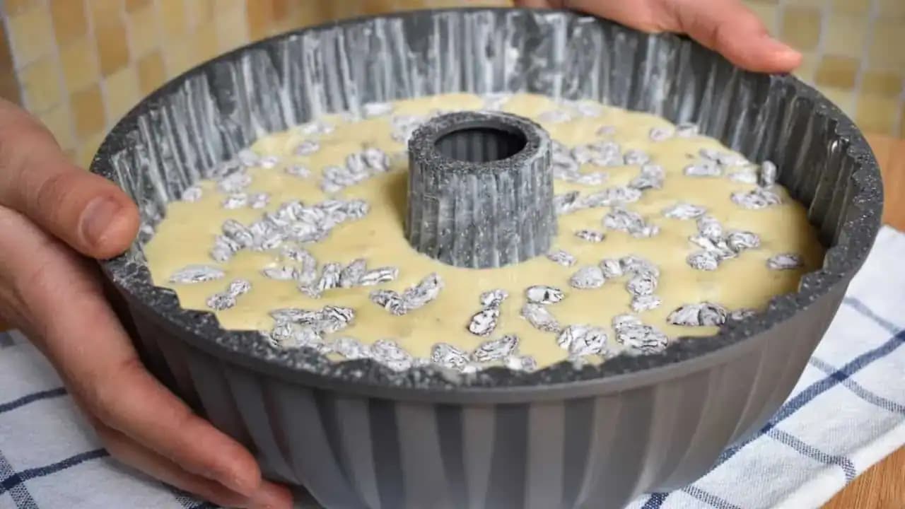 Klasickú bábovku už nerobím, toto je skutočná bomba: Cesto ako vatička, orechy a hrozienka – tromfne aj bábovku od svokry!