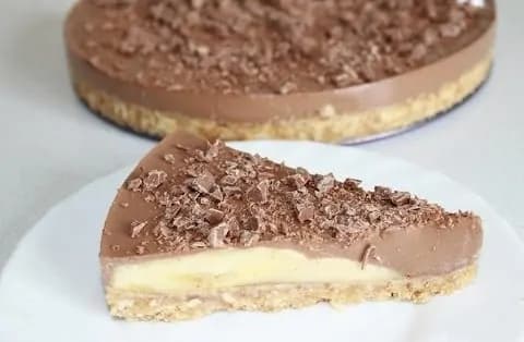 15-minútová čokoládovo-banánová torta: Blesková nepečená dobrota ktorá bude hviezdou každej oslavy!