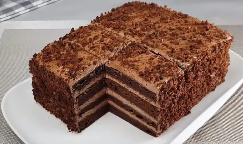 Zázračná čokoládová torta – 4 poschodia za 20 minút: Je jednoduchšia ako nepečené dezerty!