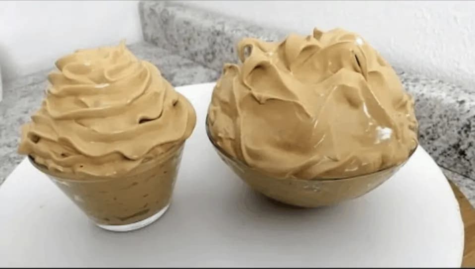 Kávový blesk za 2 minúty: Na tento krém netreba tvaroh, smotanu ani drahé mascaprone – chutí ako z cukrárne!