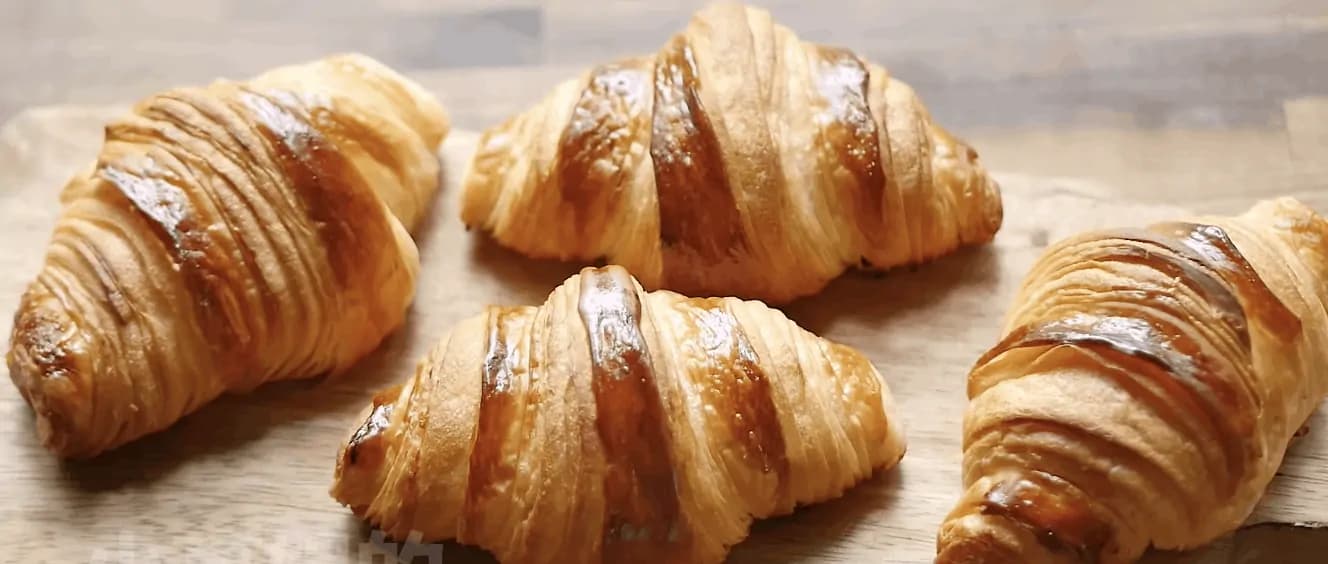 Moje prvé maslové croissanty – mäkučké ako dych: Také výborné pečivo som ešte nejedla a na druhý deň sú ešte lepšie!
