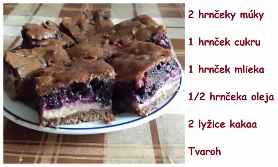 Hrnčekový tvarohový koláč s ovocím: Jeden úžasne chutný a jemný tvaroháč, ktorý viete pripraviť za 10 minút!