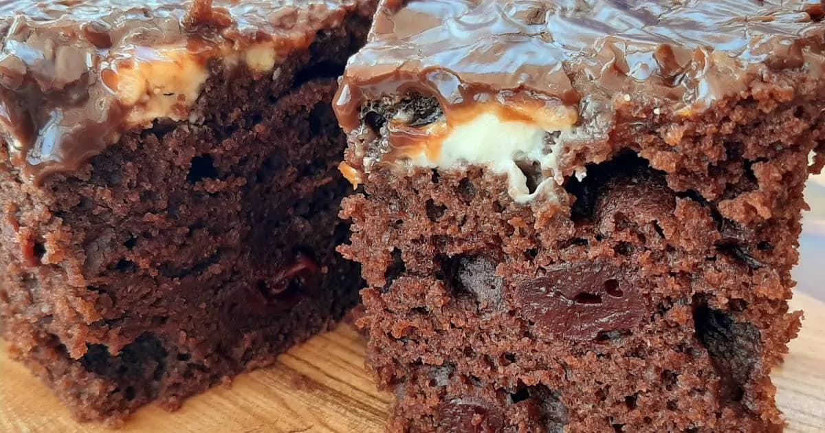 Rýchle čokoládové brownies s čerešňami a mascarpone: Jeden kúsok nikdy nestačí tak ho pre istotu robím rovno na dva plechy!