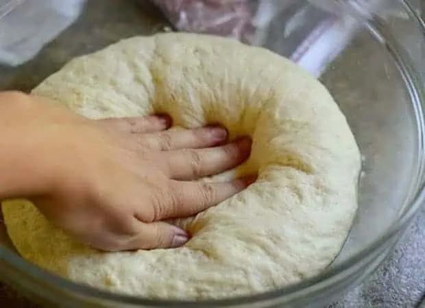 Recept, ktorý si PEKÁRI strážia: Dokonalé cesto, s ktorým sa vydarí každé pečivo!