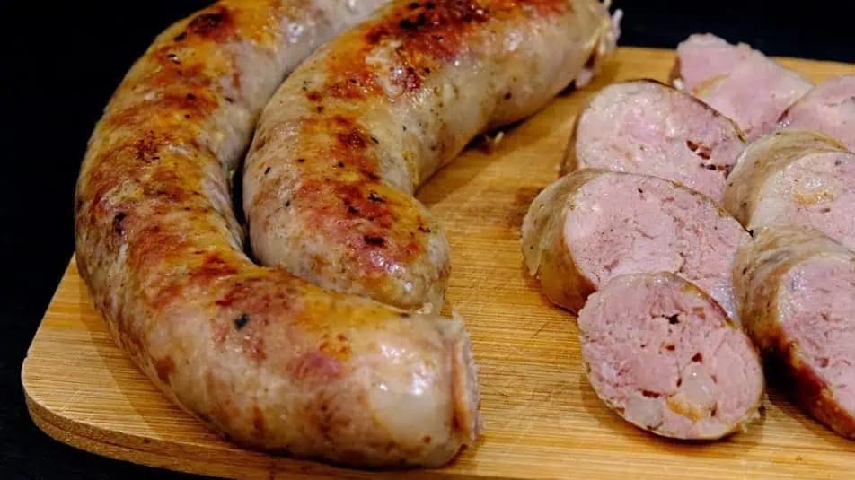 Domáce bravčové klobásky: Najlepšia pochúťka pre všetkých milovníkov mäsa!