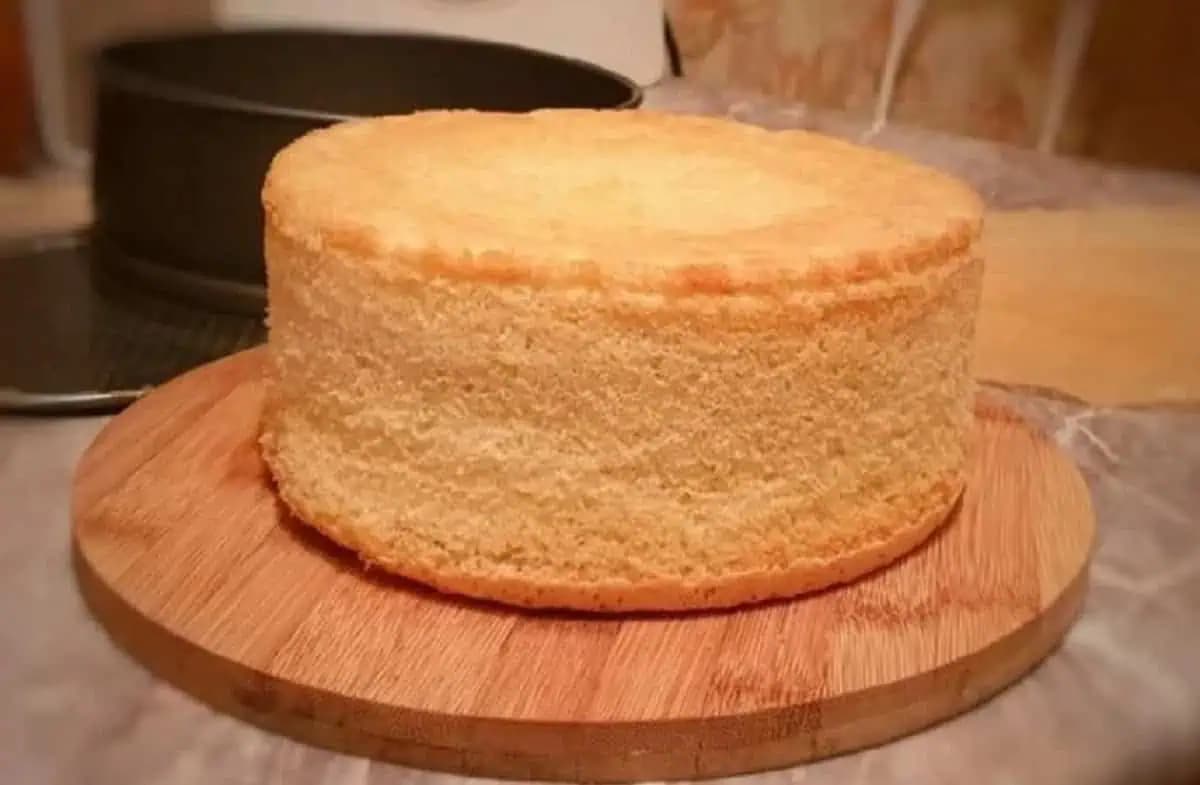 Nadýchaná vysoká piškóta z hrnca: Nemusíte ani zapínať rúru a máte korpus ako od skúseného pekára!