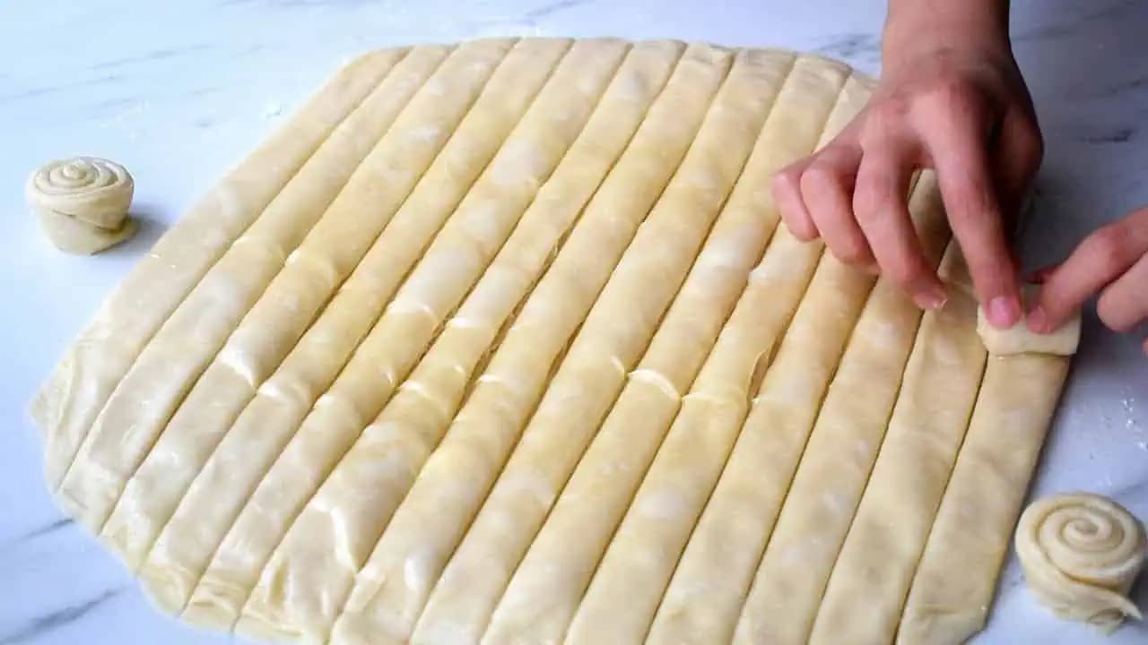 Lahodné slimáčiky z jogurtového cesta: Prudko návykové a zo stola miznú bleskovou rýchlosťou!