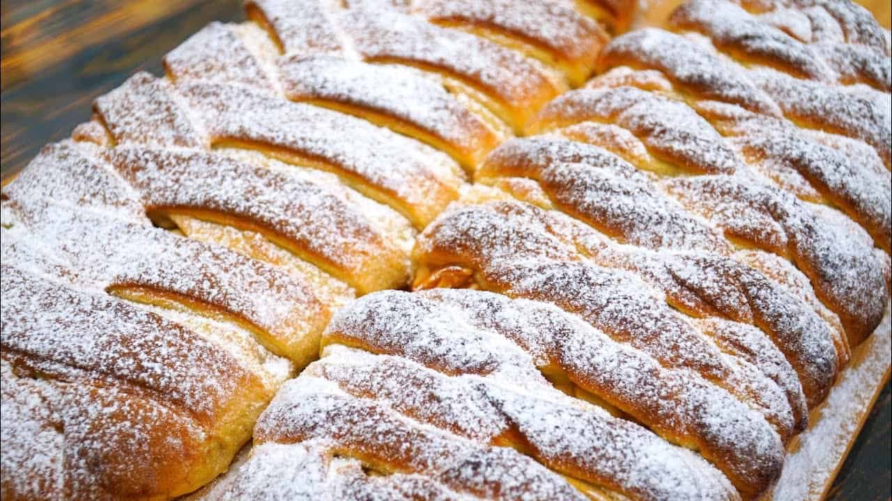 Fantastický jablkový závin z tvarohového cesta: Kráľ medzi závinmi s bohatou plnkou, ktorý sa topí na jazyku!