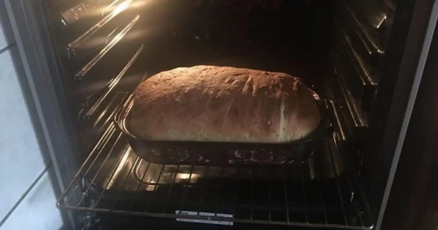 Zemiakový chlebík pre lenivých: Kto nevyskúša, môže ľutovať, je výborný a vydrží aj týždeň!