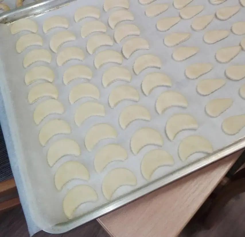 Linecké MESIAČIKY z bieleho jogurtu bez vajec: RECEPT na najjemnejšie vianočné pečivo!