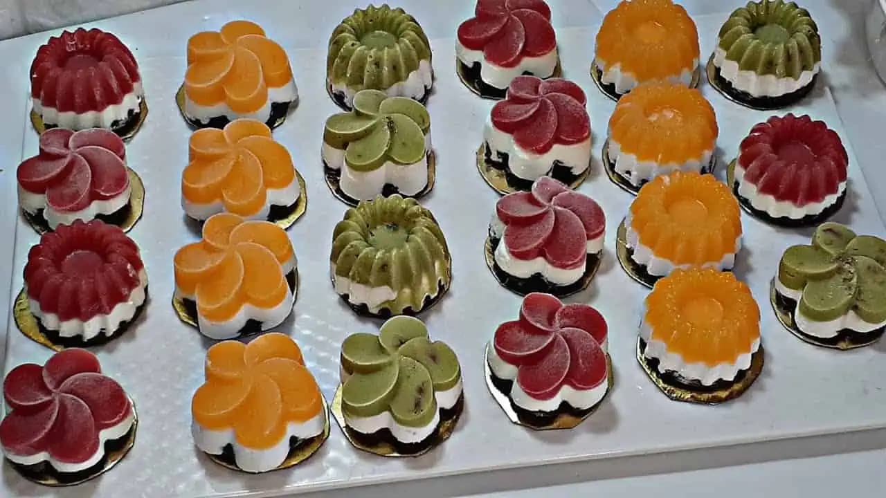 Krásne nepečené koláčiky, do ktorých sa zamilujete: Krása na tanieri a symfónia pre vaše chuťové poháriky!