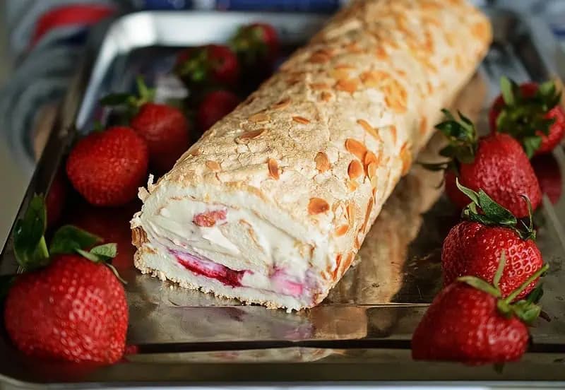 Miliónová roláda Pavlova: Šťavnatá, lahodná a viete ju rýchlo pripraviť – lepší dezert nemajú ani v cukrárni!