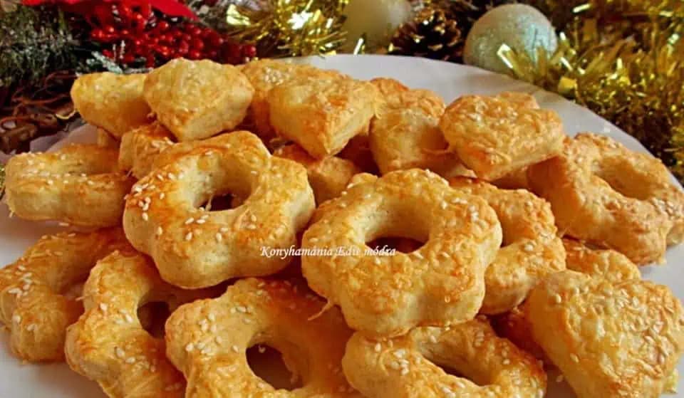 Bombastické slané pečivo so syrom zo smotanového cesta: Krehké a chrumkavé pečivo, ktoré nebudete vedieť prestať jesť!