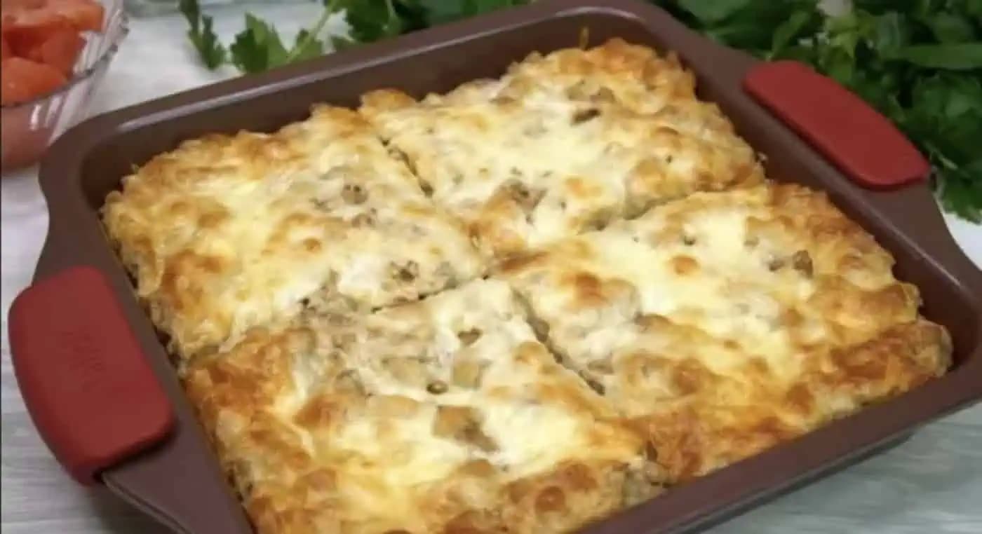 Beriem zemiaky, 500 g mletého mäsa a varím plný kastról: Moja rodina toto jedlo zbožňuje – najchutnejší rýchly obed z rúry!!