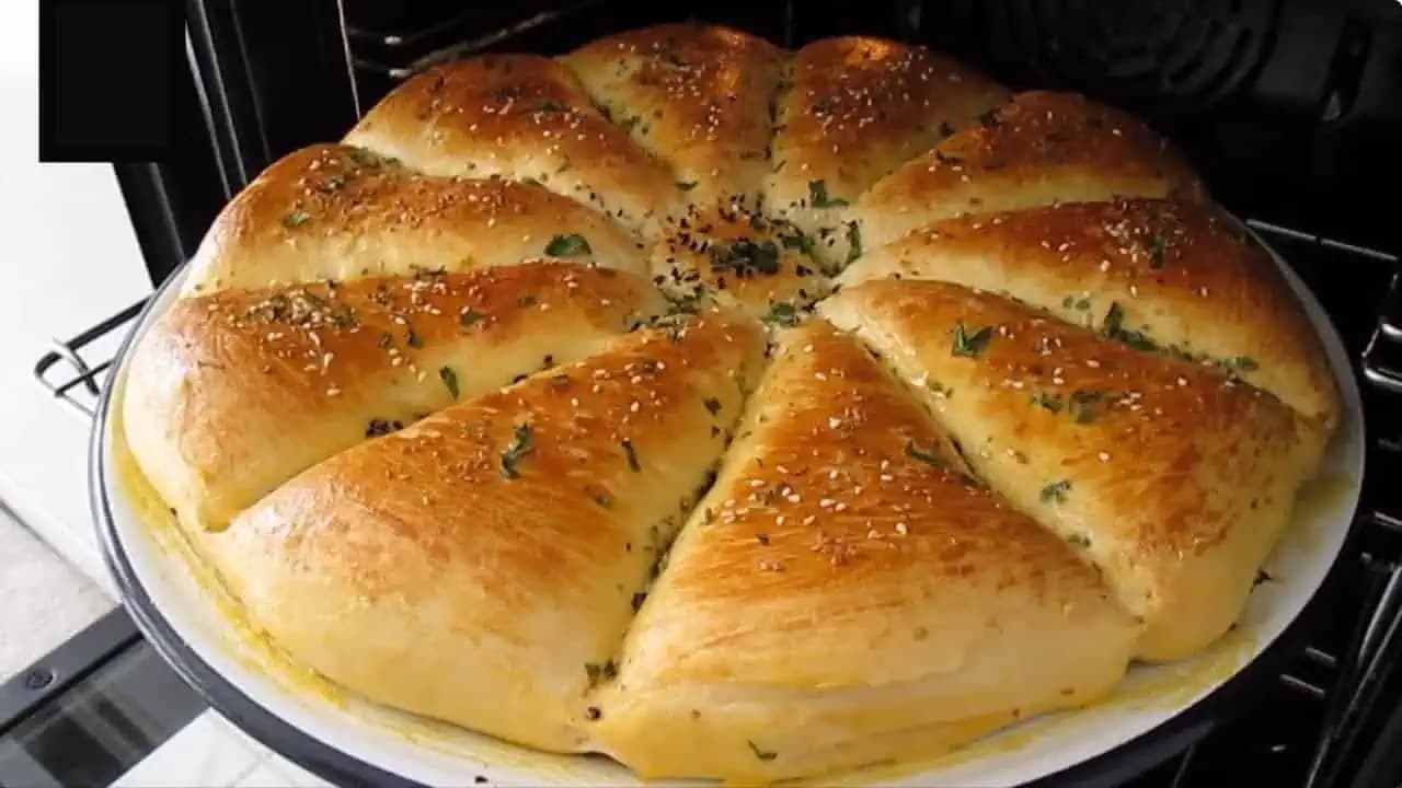 BETLEHEMSKÝ CHLIEB: Extra rýchly a ľahký recept, ktorý budete milovať – najchutnejšie pečivo pod slnkom!