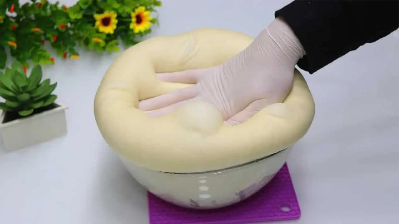 Originálne TALIANSKE cesto na pizzu, ktoré sa na 100% vydarí: Je ako z bavlnky a  viete z neho pripraviť všetky druhy pizze!