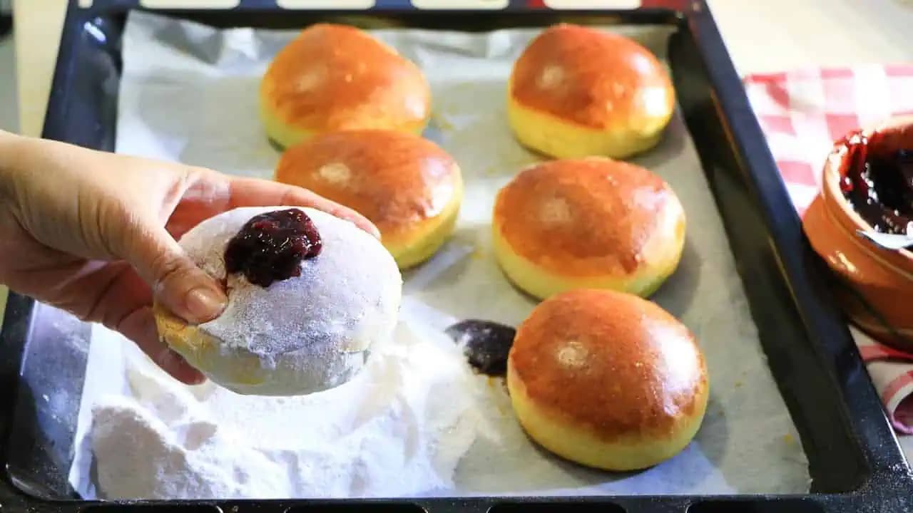 Najlepší recept na šišky: Netreba ich vyprážať, pretože sa pečú v rúre a sú jemné ako bavlnka!