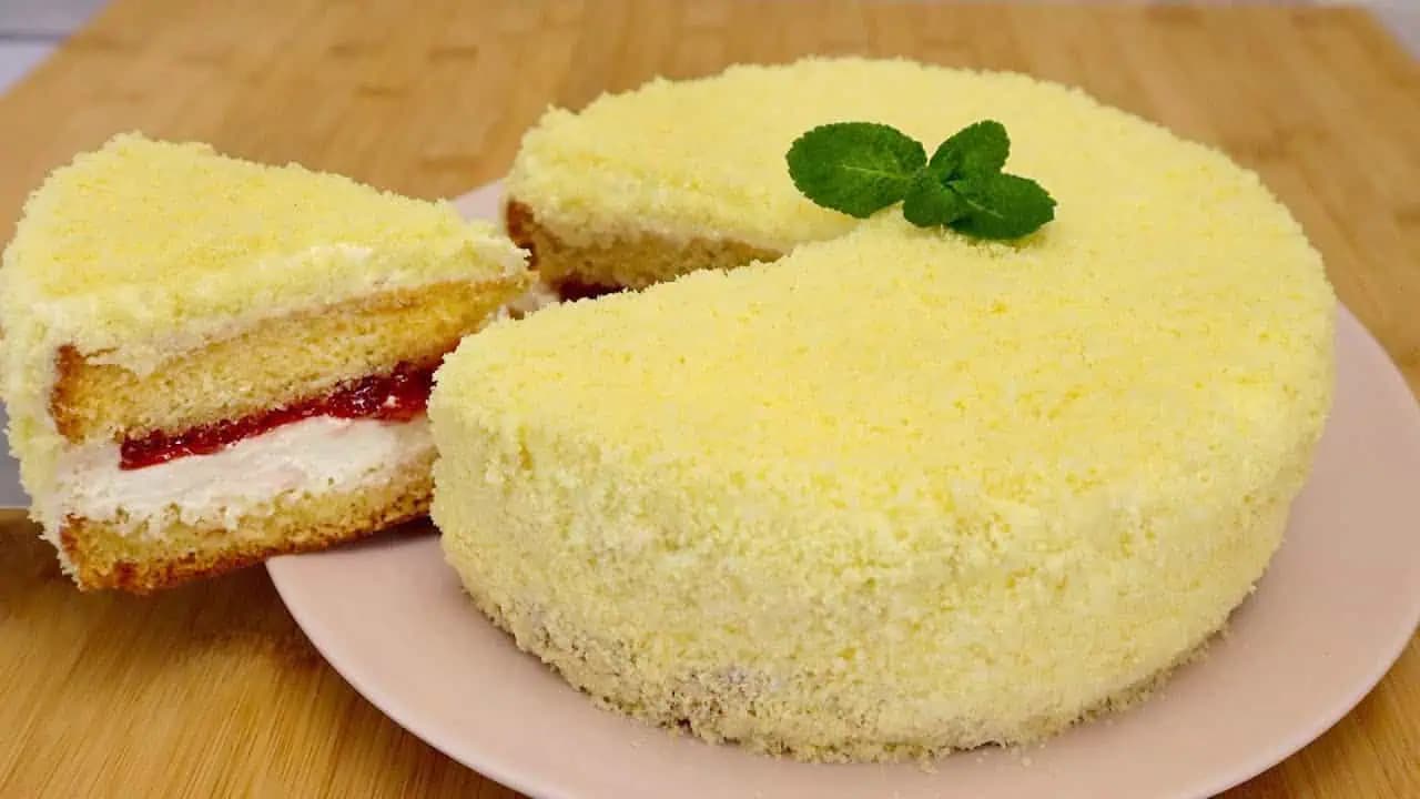 Fantastická torta ktorú vykúzlite raz dva: Príprava cesta aj krému vám zaberie len pár minút, potom stačí len spojiť a je na stole!