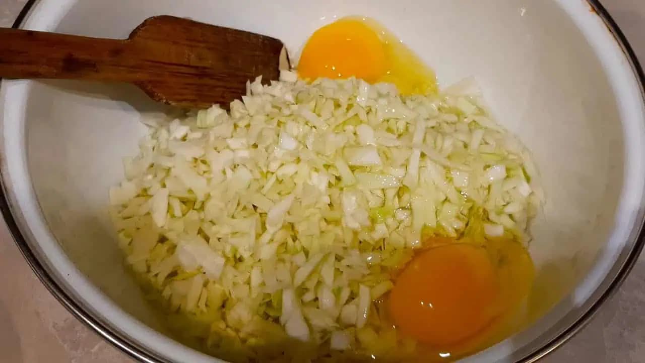 Z hlávkovej kapusty už nepripravujem len šaláty: Vyskúšajte toto expresne rýchle, lacné a chutné jedlo, ktoré si zamilujete!