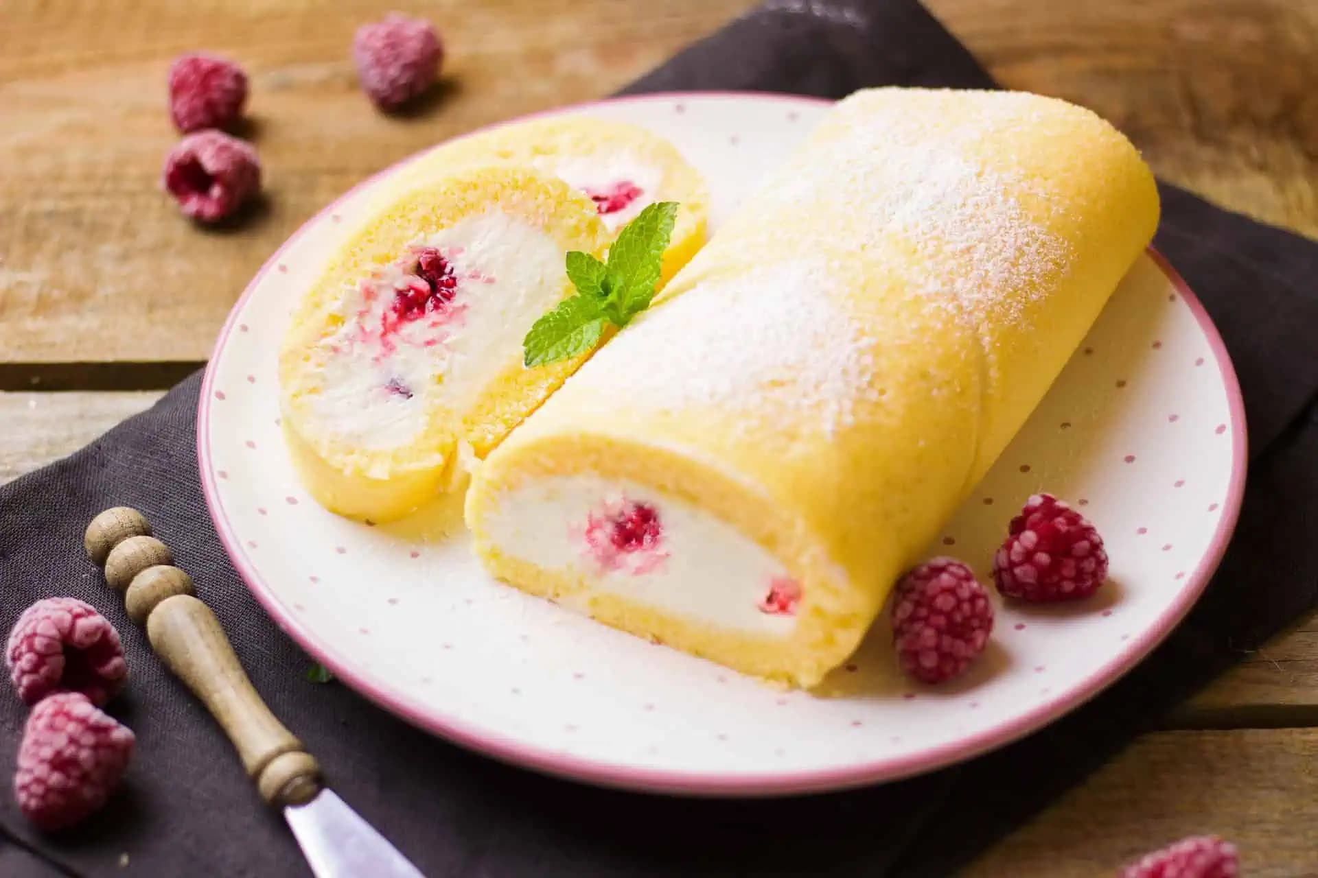 Jednoduchý recept na úžasnú roládu: Ak máte doma pár jabĺk a neviete čo s nimi, tak skúste tento dezert!