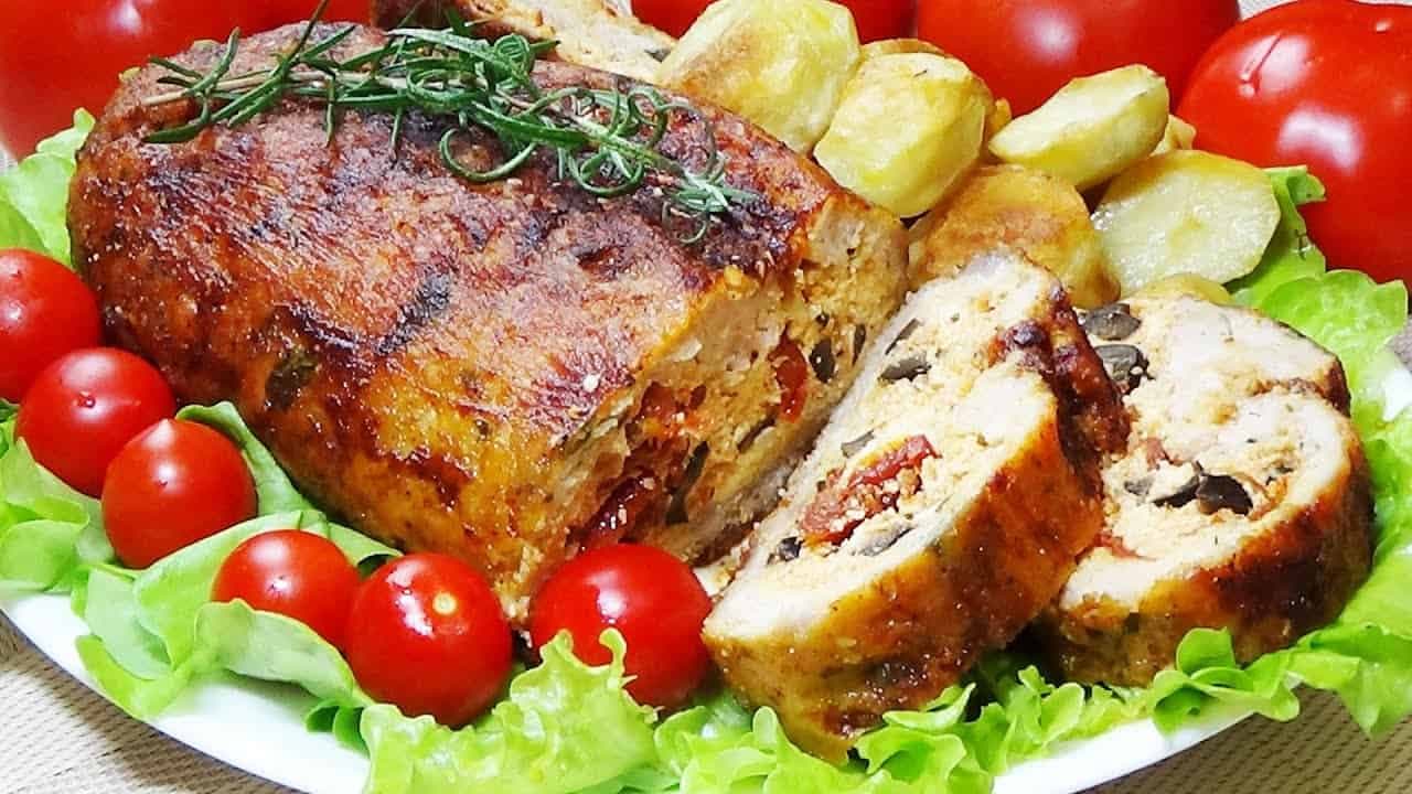 Luxusná mäsová rolka pečená so zemiakmi na jednom plechu: Toto jedlo je také chutné, že na stole za pár minút ostanú len prázdne taniere!