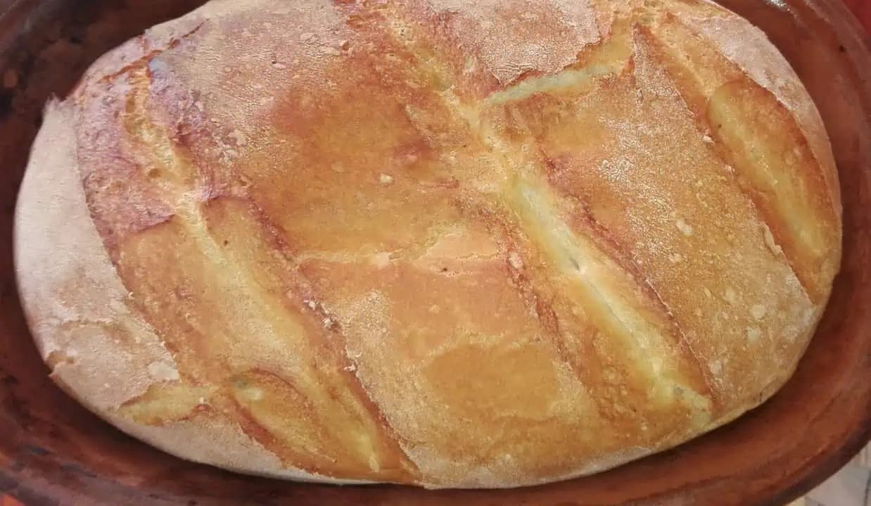 Každý ospevuje tento HRNČEKOVÝ CHLEBÍK: Len zamiešať a dať na pekáč, nie je s ním žiadna robota!