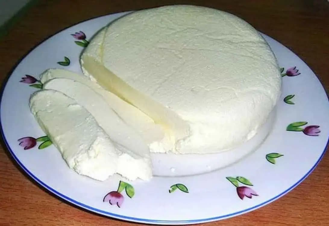 Zdravý SYR bez éčok a chémie: Z 2 litrov mlieka mám 1 kg výborného syra – miluje ho celá rodina!