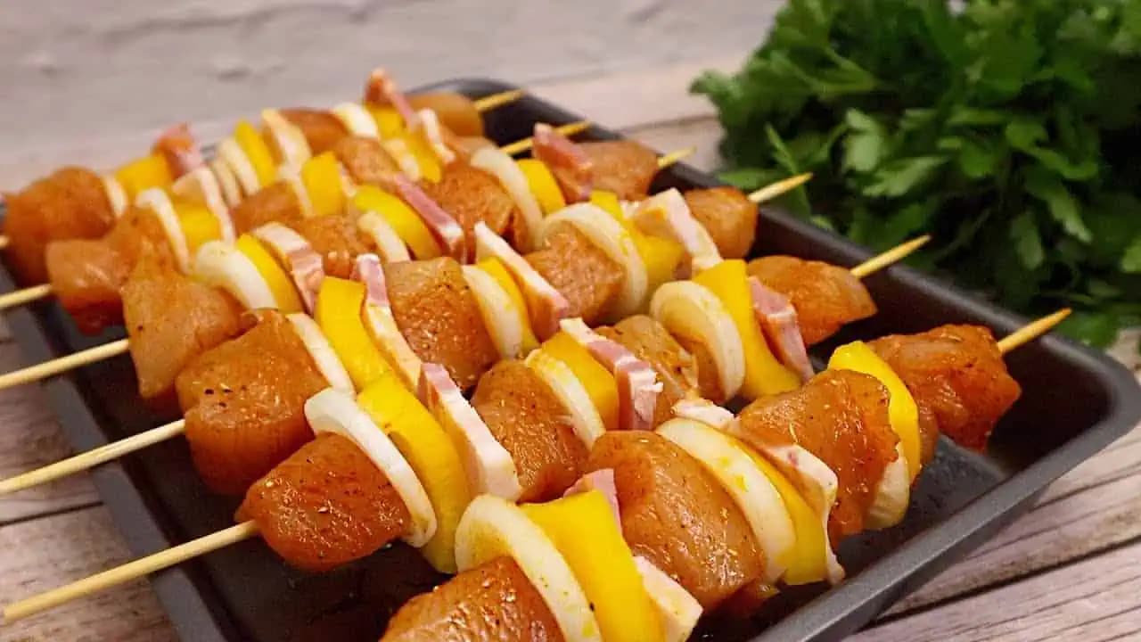 Najlepšie ŽIVÁNSKE špízy na plechu: Lepšie ako rezne v nedeľu. Tá vôňa leta sa nedá opísať!