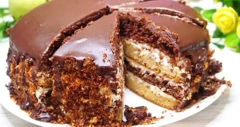 Populárna krémová torta s kondenzovaným mliekom: Keď dám na stôl tento dezert, nikdy nesklame!