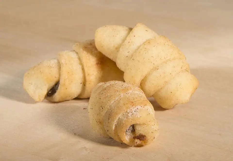Hrnčekové mäkučké rožky z kyslej smotany – najlepší recept: Skúste ich s jablkovou a orechovou plnkou