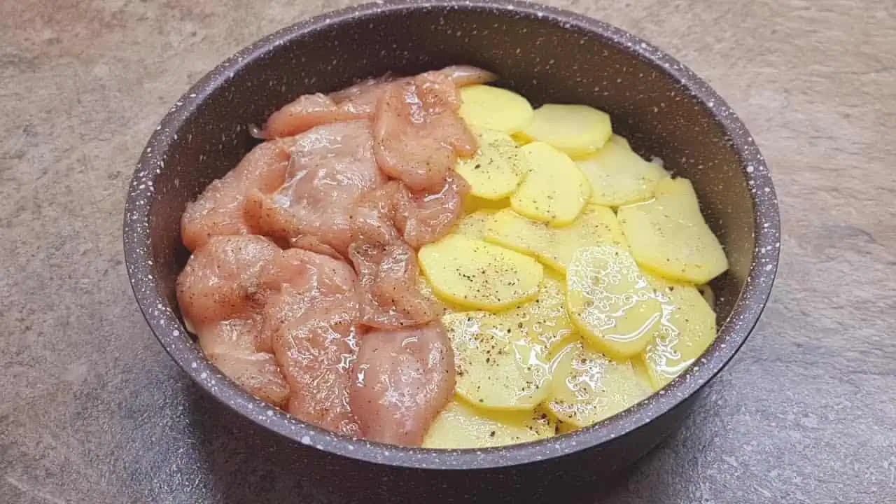 Zdravý a extrémne chutný recept z kuracích pŕs: Lahodné jedlo, ktoré vás zasýti, ale nezaťaží žalúdok!