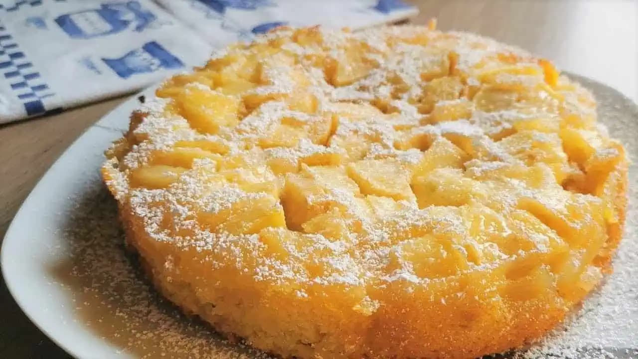 3 jablká a 10 minút na tento vynikajúci RÝCHLY koláč: Toto je môj najobľúbenejší RECEPT, pečiem ho celý rok!