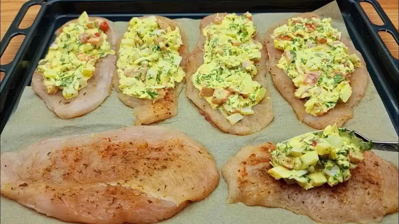 Zapečené kuracie rezne, ktorým nikto neodolá: Šťavnaté mäsko a syrovo-vajíčková perinka, to je dokonalá kombinácia!