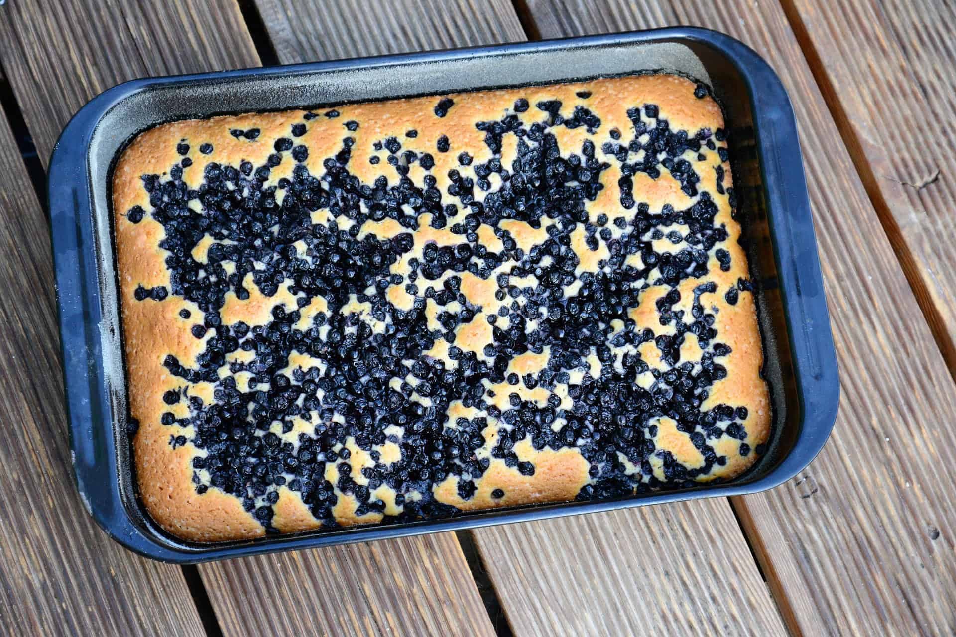 Hrnčekový recept na NAJJEMNEJŠIU bublaninu s ovocím: Za mojich 57 rokov som lepší koláč ešte nejedla!