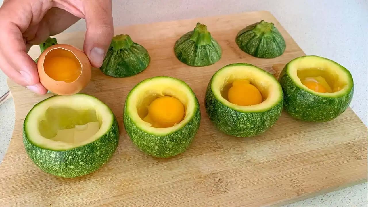 Rozbite celé VAJCE do cukety a z výsledku budete ohromení: Najväčšia FAJNOTKA na večeru!