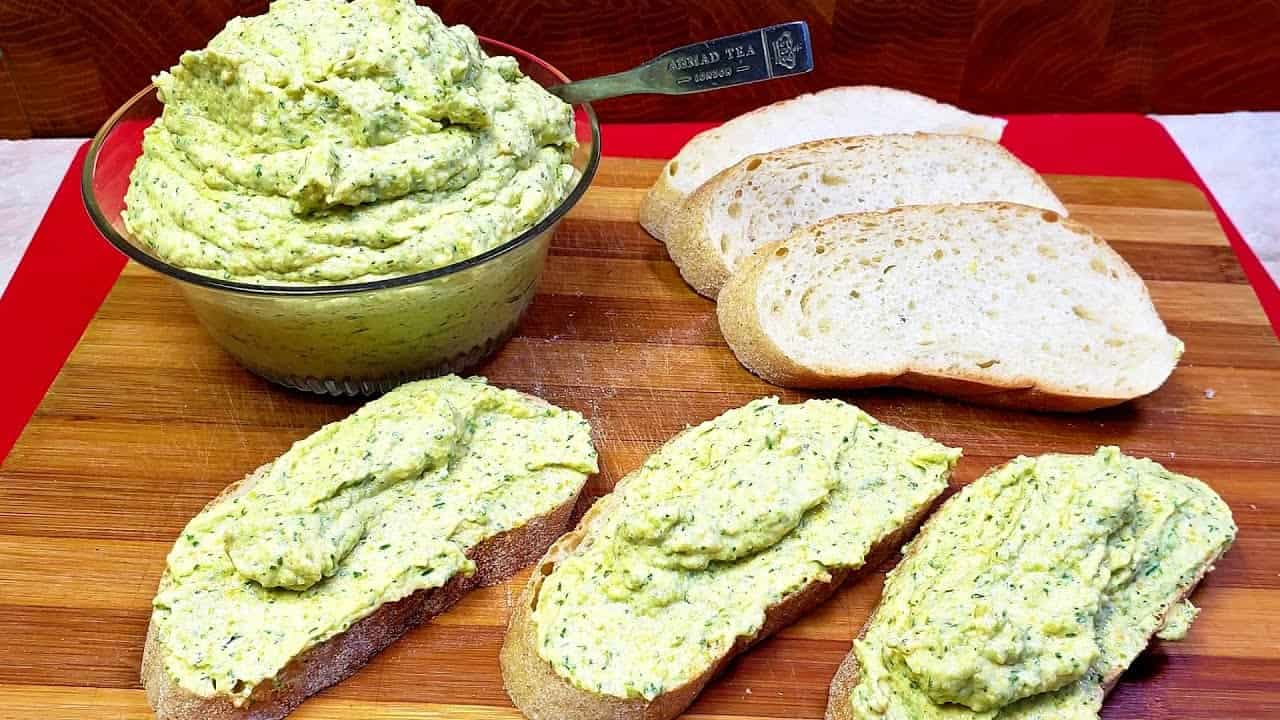 Perfektná cuketovo-mrkvová nátierka hotová za pár minút: Rodina ju pýtala už tretí deň po sebe!