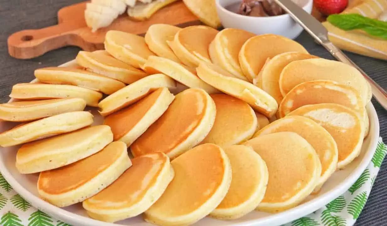 Babičkin recept na hrnčekové lievance BEZ droždia: Nikdy sa nepripália a sú jemné ako vatička – suverénne najlepšie!