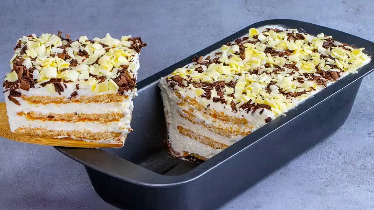 IBA 5 ingrediencií a 5 minút: Najchutnejší NEPEČENÝ koláč na plechu je pripravený!