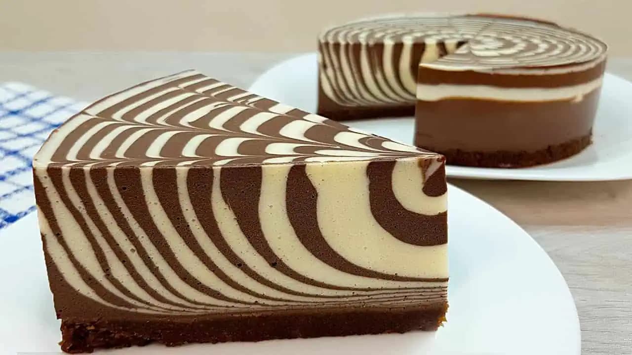 Vynikajúca torta „zebra“: Keď dám na stôl túto nepečenú dobrotu, všetkým sa hneď zbiehajú slinky!