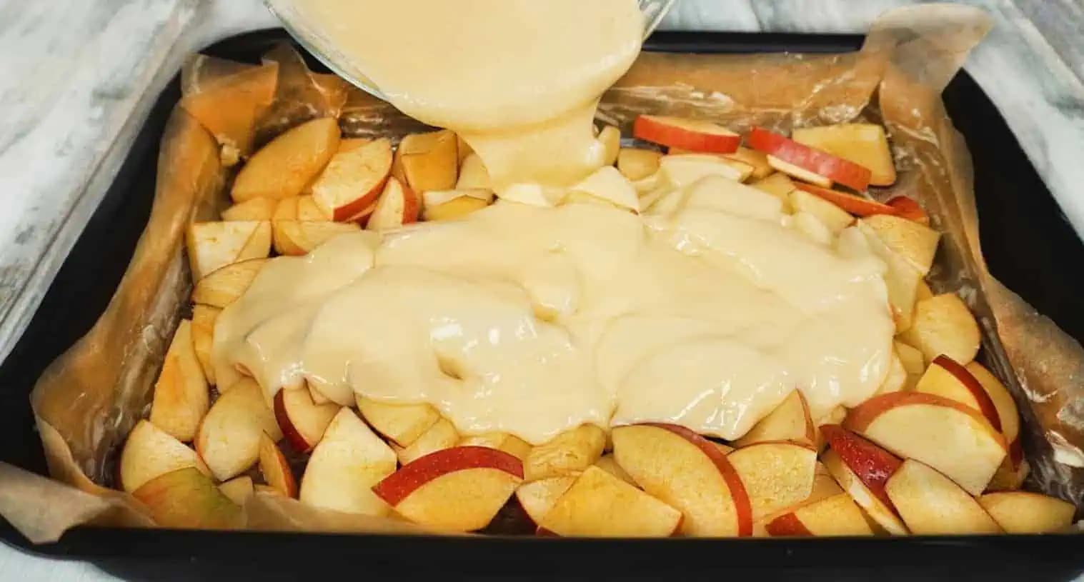 Jednoduchý a výborný jablkový koláč za 5 minút. Chutnejší ako bublanina: veľa, veľa jabĺk!